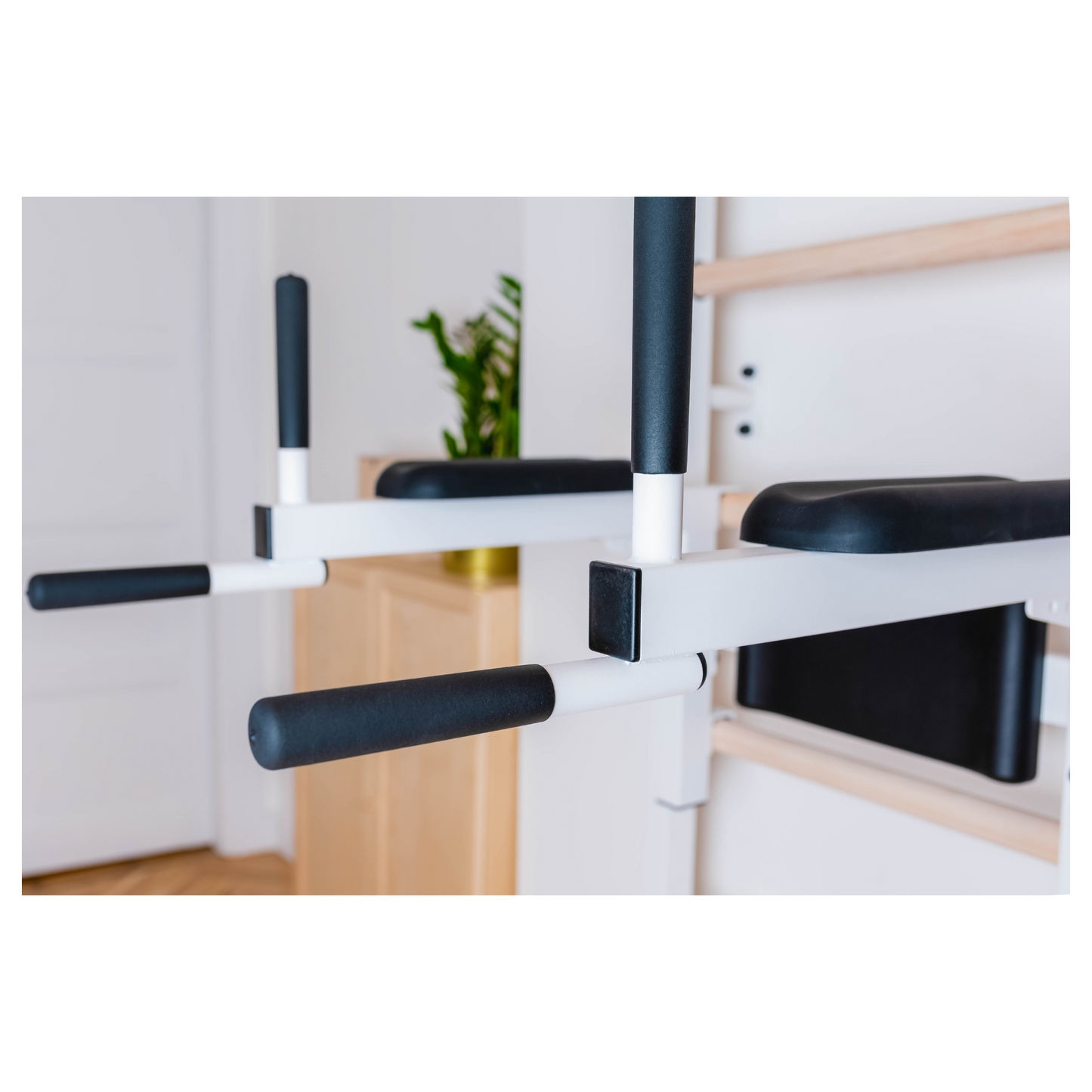 BenchK DB1W Dip Bar White