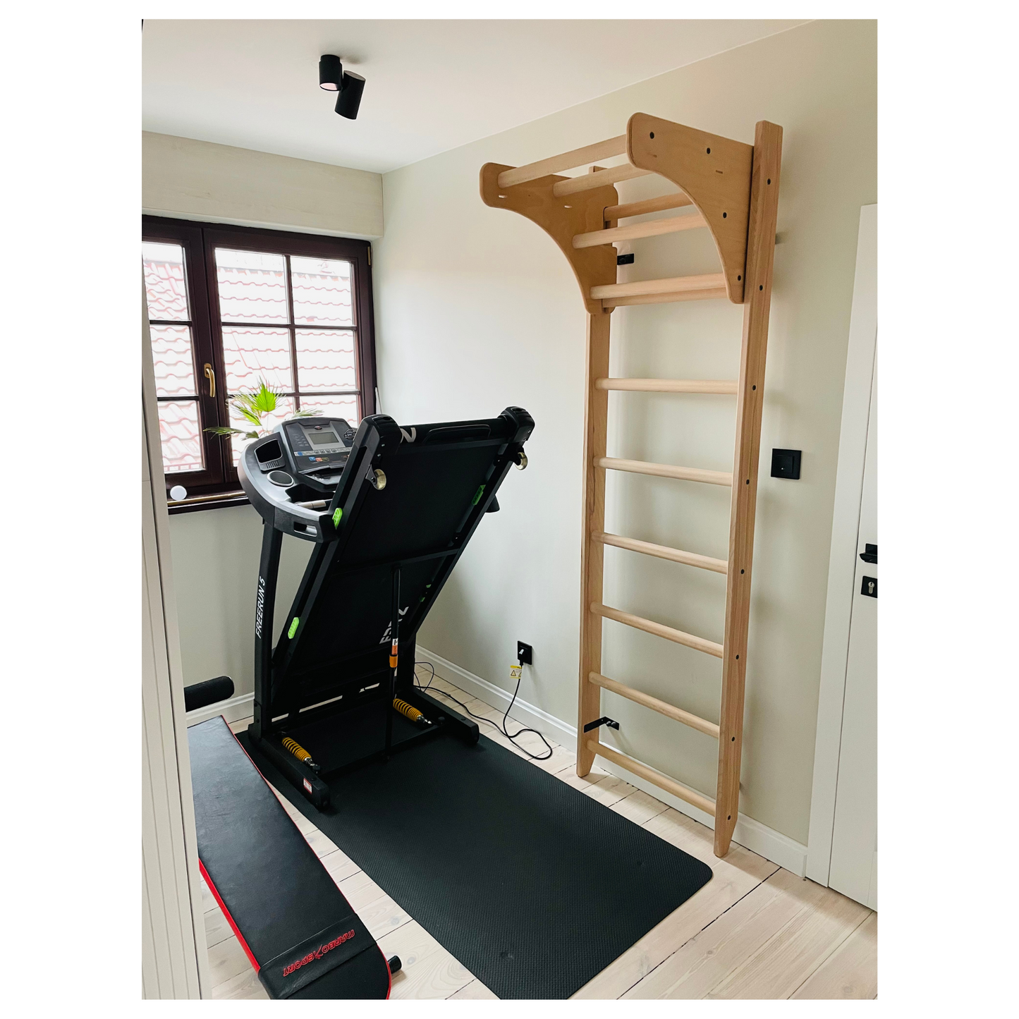 BenchK PB204 Wooden Pull-Up Bar in Light Beech