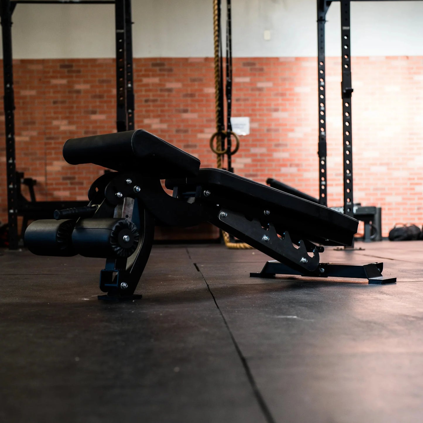 Fringe Sport Flat Incline Decline Bench